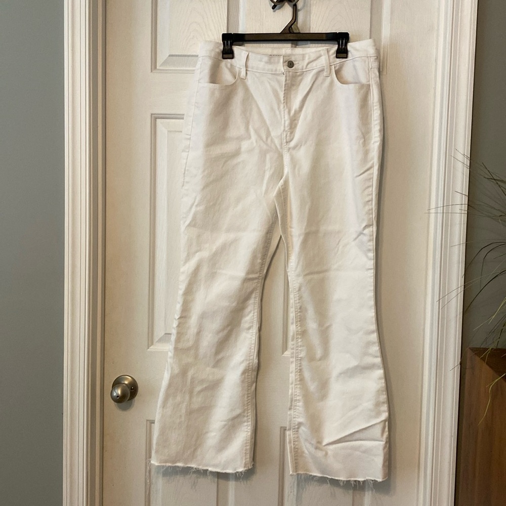EUC Old Navy high rise WOW flare jeans with a raw hem size 14